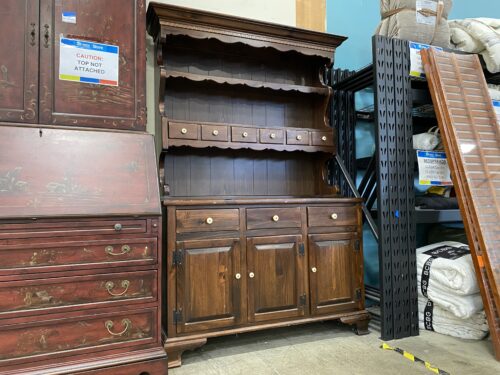 ETHAN ALLEN Dark Pine Tavern China Cabinet