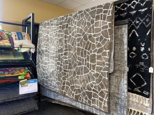 Brown Giraffe Patterned 7'x10' Area Rug