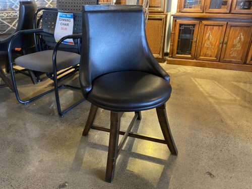 Chic Swiveling Dining Chair