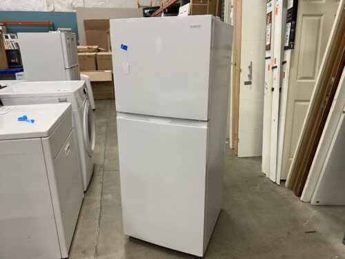 AVANTI White Medium Sized Refrigerator/ Freezer Model #FF10B0W