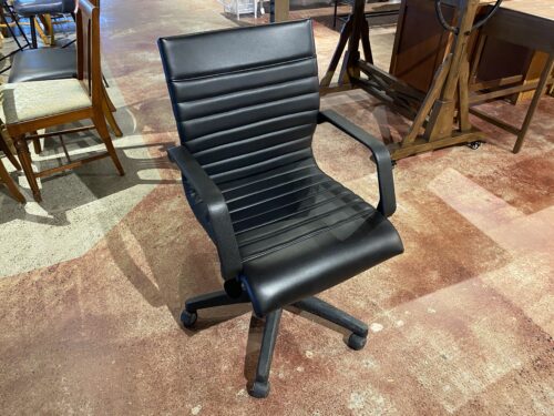 COMPEL OFFICE Maxim Conference Chair in Black
