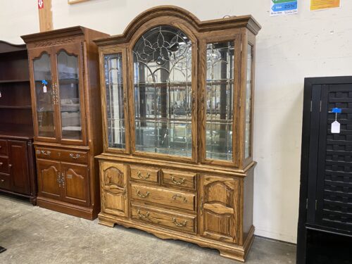 REEL FURNITURE 2 Piece China Hutch with Leaded Glass Arch
