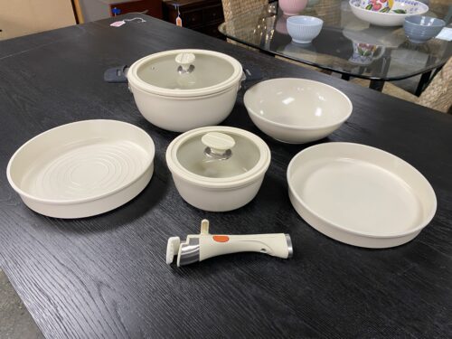 NEW! MASTERPRO Share and Play Convertible Cookware Set (Set of 8)