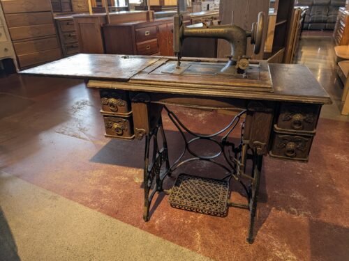 NEW HOME Antique Built-in Manual Sewing Machine Table