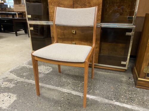 D-SCAN Vintage Mid-Century Modern Beige Upholstered Side Chair w/ Light Brown Wood Legs