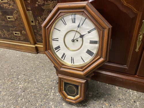 NEW HAVEN CLOCK CO.  Vintage Wall Clock