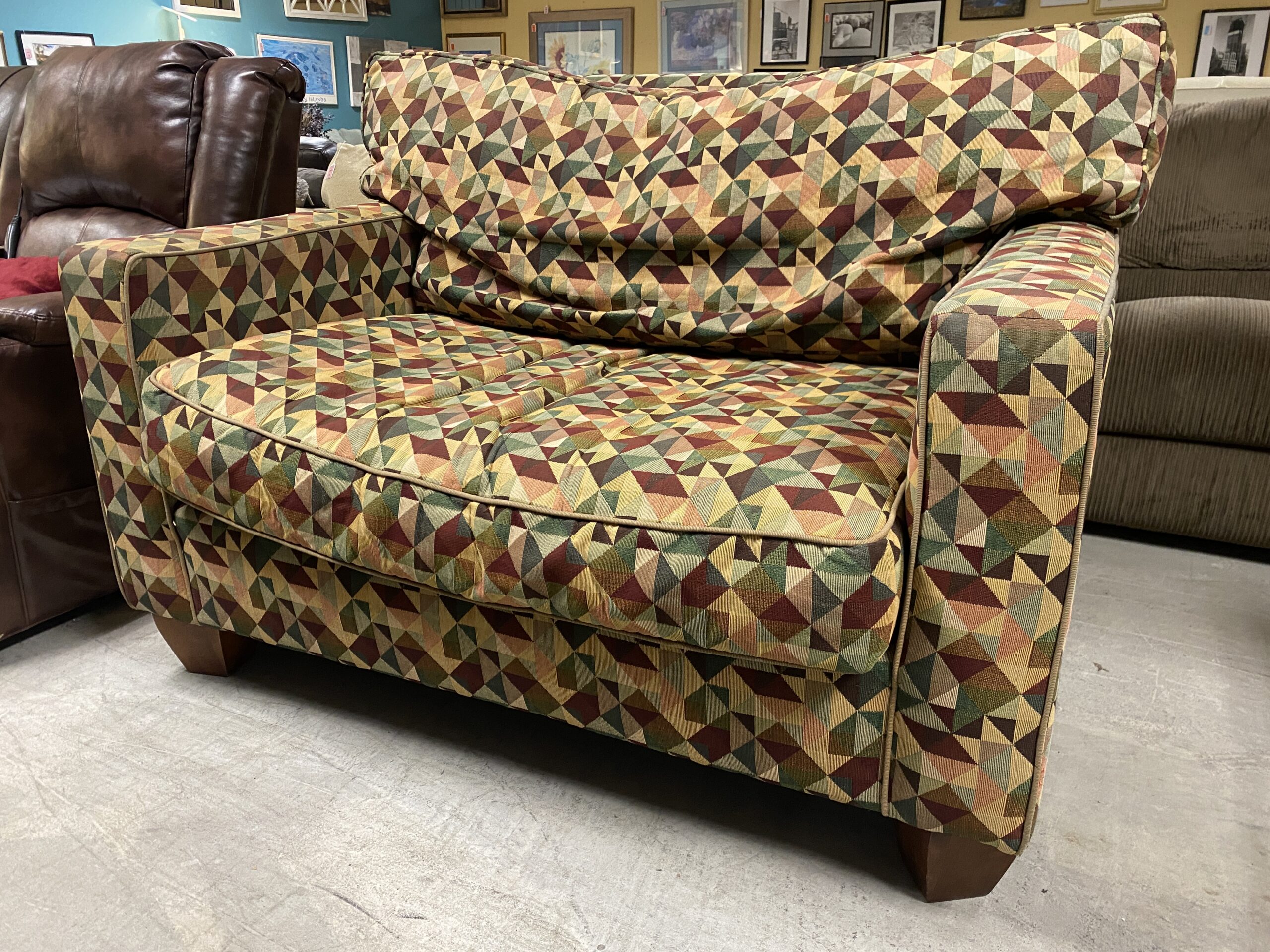 WESTWOOD INDUSTRIES Geometric Pattern Upholstered Fabric Loveseat