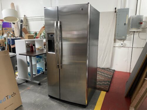 GE Stainless Steel Side by Side Refrigerator Model #GSS23HSHBCSS