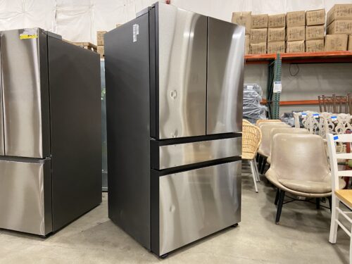 SAMSUNG Bespoke 4-Door 29 cu. ft. French Door Refrigerator with Beverage Center Model# RF29BB8600QL (Southcenter Store)