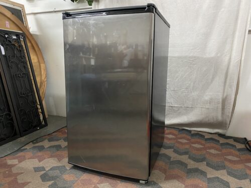 SANYO Mini Fridge Model #SR-4433S