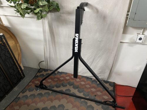 YAKIMA Dry Dock Truck Hitch Mount