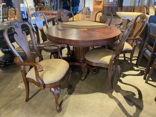 Grandiose 6-Seater Pedestal Dining Table