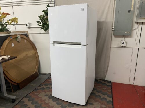 KENMORE Coldspot White Fridge/Freezer Model #10676392412