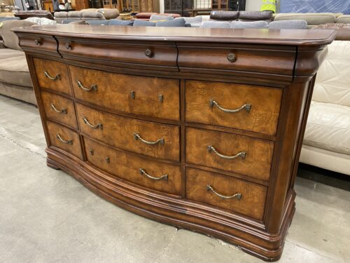 UNIVERSAL FURNITURE Cherry Finished Breakfront 12 Drawer Triple Dresser