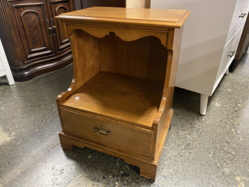 Light Brown Colonial Open Nightstand w/ Drawer