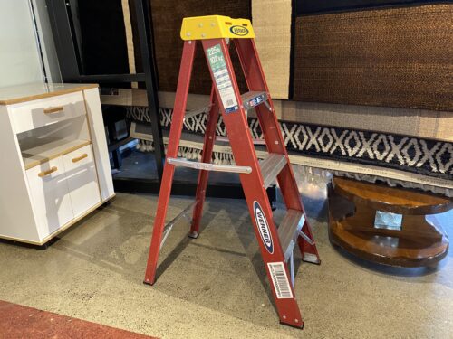 WERNER 4Ft. Ladder, 225Lb. Capacity