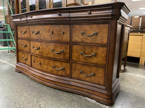 UNIVERSAL FURNITURE 12-Drawer Curved Front Buffet