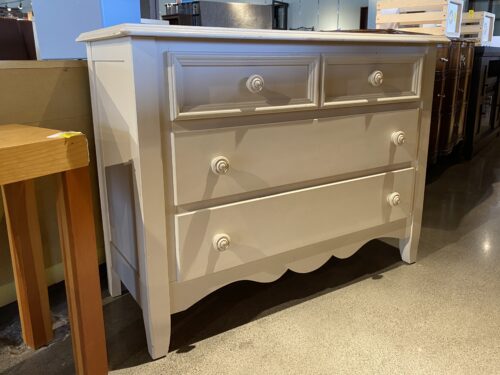 BASSETT Stout White 3-Drawer Dresser