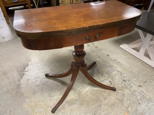 Vintage Mahogany Finish Provincial Flip Top Pedestal Table