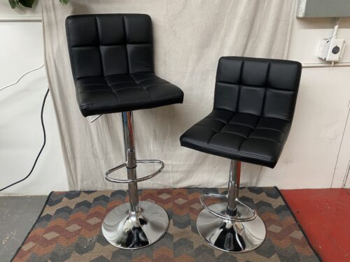 Classic Black Tufted Swivel Barstools (Set of 2)
