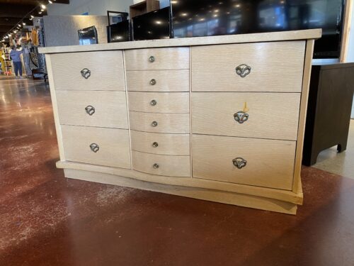 HARMONY HOUSE Vintage Blonde Nine Drawer Dresser