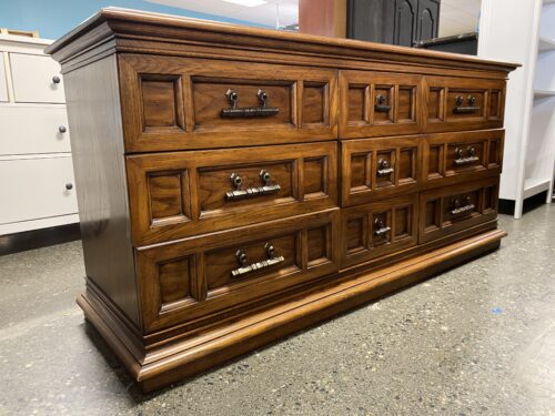 THOMASVILLE Vintage 9-Drawer Dresser