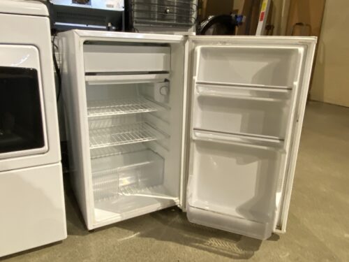 KENMORE White Mini Fridge Model#564.914311