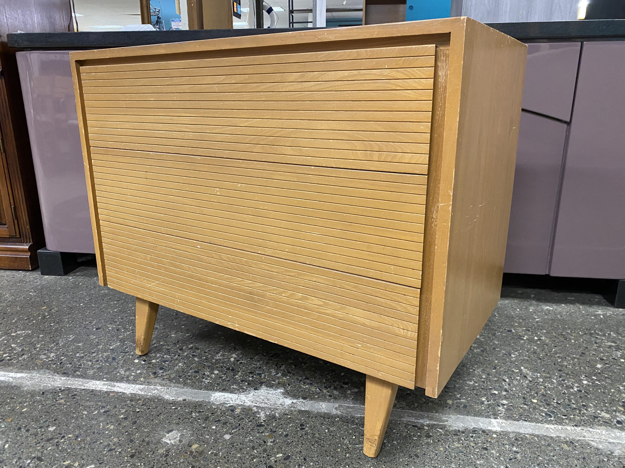 Vintage Mid-Century Modern Blonde 3-Drawer Slatted Bachelor Chest