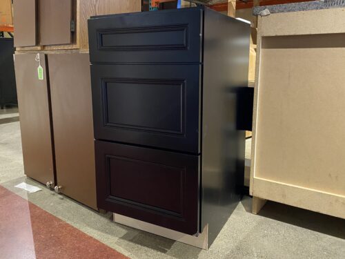 NEW! KRAFTMAID Momentum 18" 3-Drawer Lower Cabinet, Black