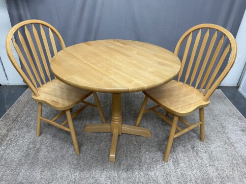APPLE FURNITURE Natural Finish Drop Leaf Pedestal Table w/ 2 Windsor Chairs