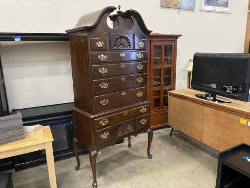 DREXEL  Walnut Finished Wooden 11 Drawer Dresser with Decorative Swing Pulls