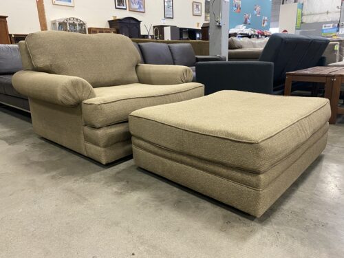 Light Brown Wide Seat Lounge Chair with Ottoman