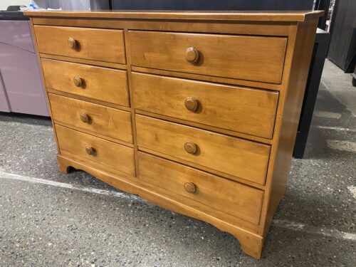 KROEHLER Maple Finish 8-Drawer Low Dresser