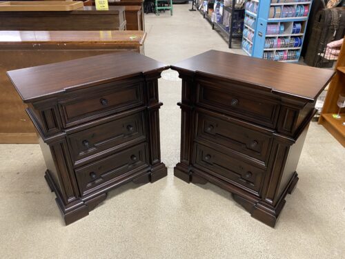 KLAUSSNER Mahogany Finish 3-Drawer Closed Dresser (Set of 2)