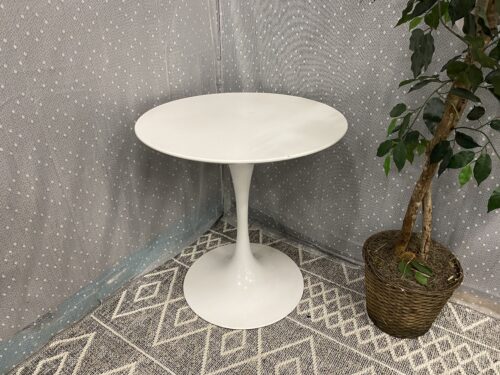 Modern Sleek White Tulip Style Pedestal Bistro Table