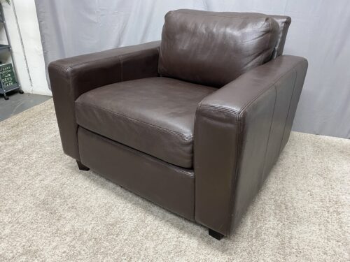 AMERICAN LEATHER Classic Brown Armchair