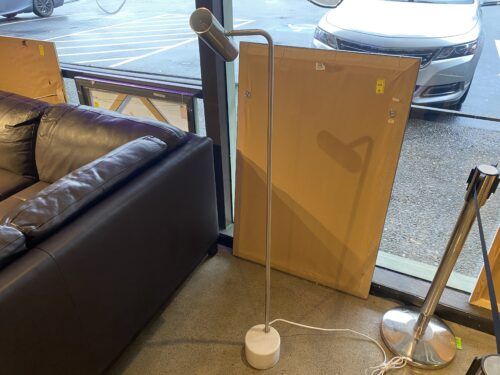 Single Light Chrome Lamp with Metal Base