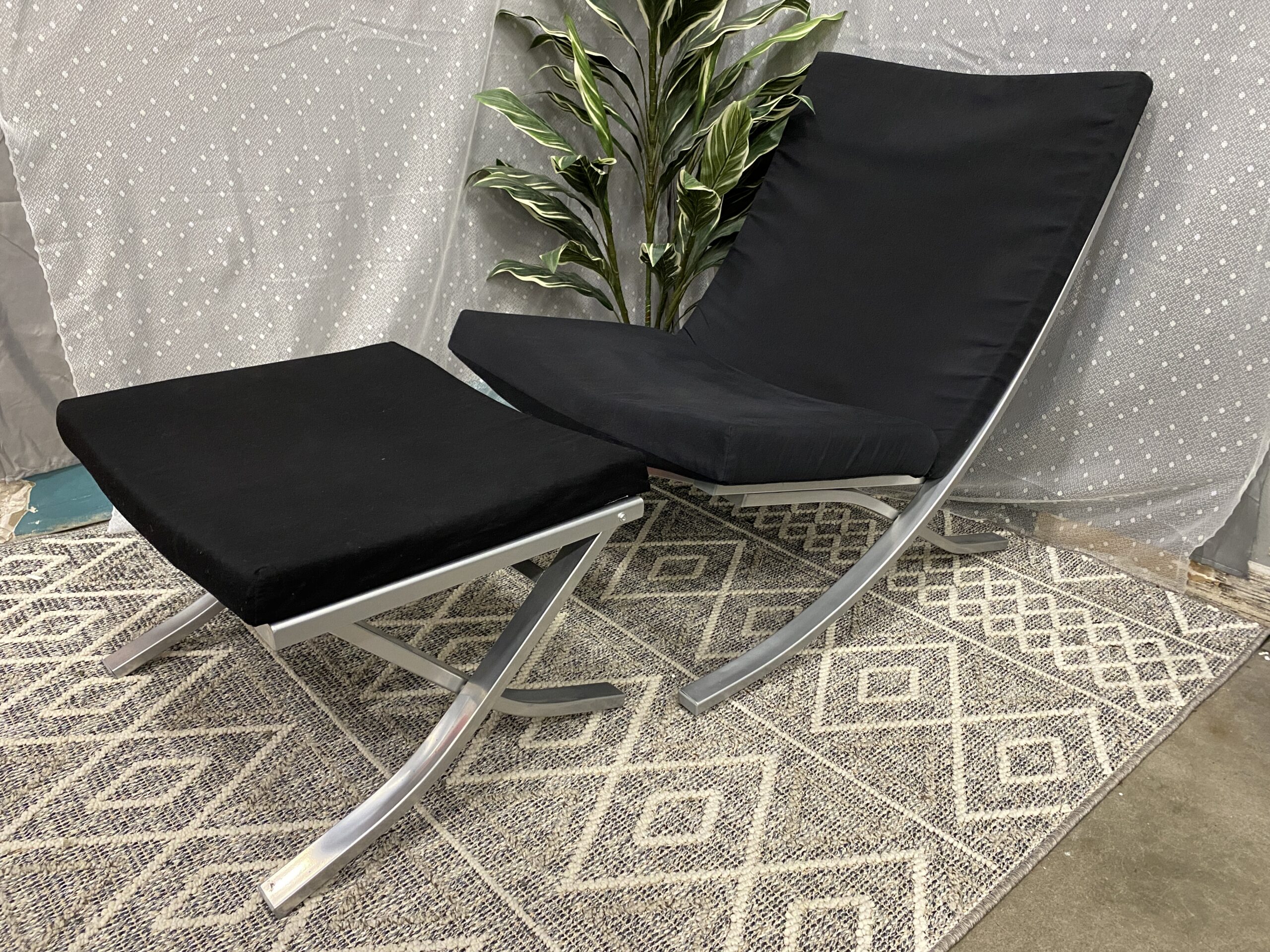 Modern Metal Base with Black Cushion Lounge Chair with Ottoman