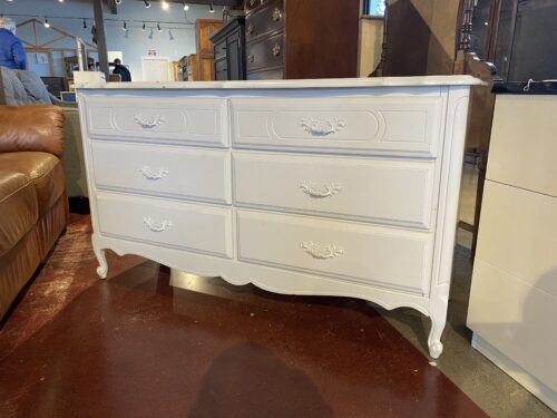 WILLIAMS FURNITURE White French Provincial Style Six Drawer Dresser