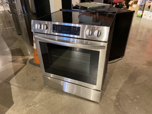 FRIGIDAIRE 30" Front Control Electric Range