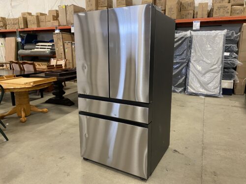 SAMSUNG Bespoke 4-Door 29 cu. ft. French Door Refrigerator with Beverage Center Model# RF29BB8600QL (Southcenter Store)