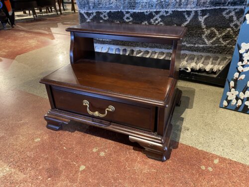 KINCAID Hadleigh Traditional Bed Step with Drawer