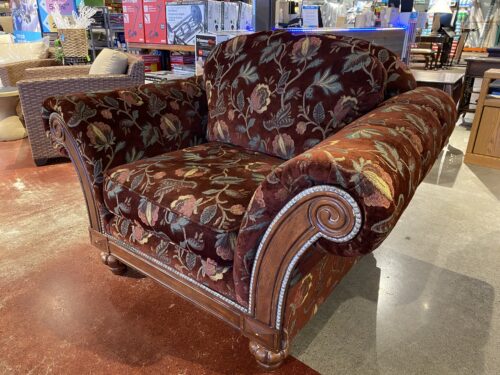 Traditional Oversized Red Accent Chair with Wooden Frame