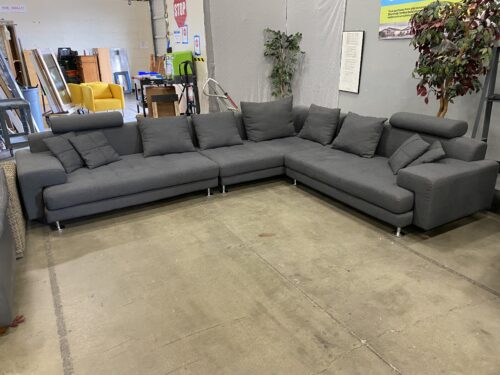 Modern Tufted Heathered Grey 3 Piece Square Arm Sectional Sofa with Chrome Feet and Built-In Head Rests