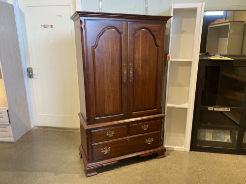 PENNSYLVANIA HOUSE Traditional Armoire with Dovetail Drawers