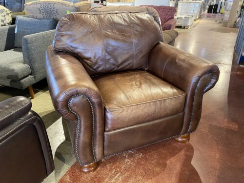 THOMASVILLE Benjamin Leather Choice Chair