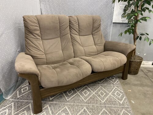 EKORNES Stressless Buckingham High Back Loveseat in Cocoa Brown with Wooden Frame