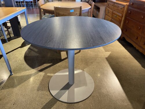 ULINE Gray Round Deluxe Café Pedestal Table