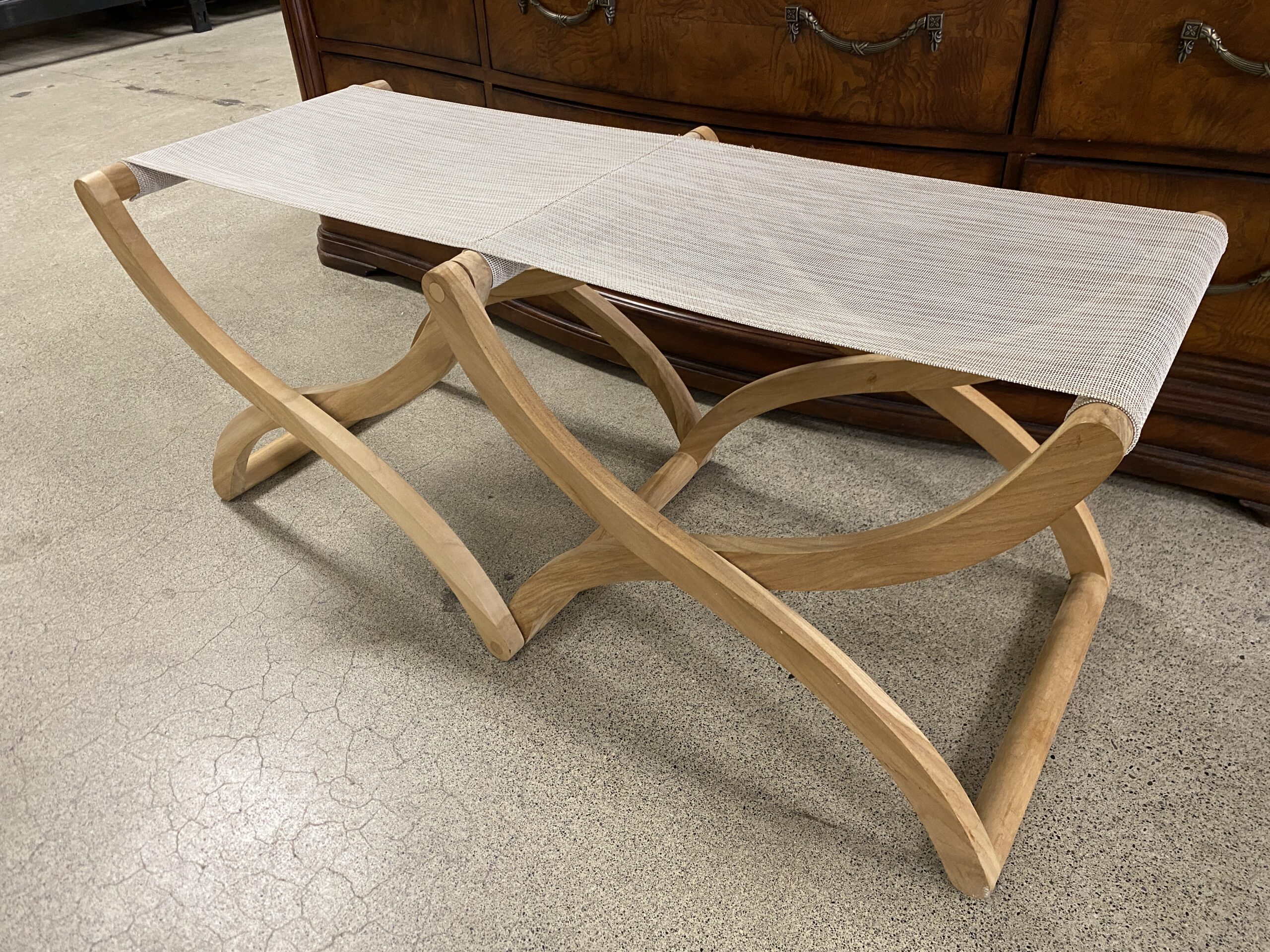 Blonde Curved Leg Folding Bench w/ Beige Mesh Seat