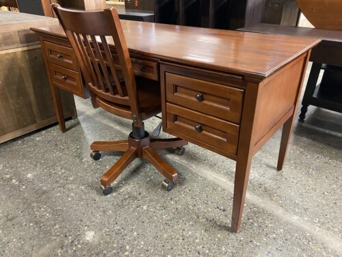 WHITTIER WOOD  Mckenzie 4-Drawer Desk & Mission Style Office Chair